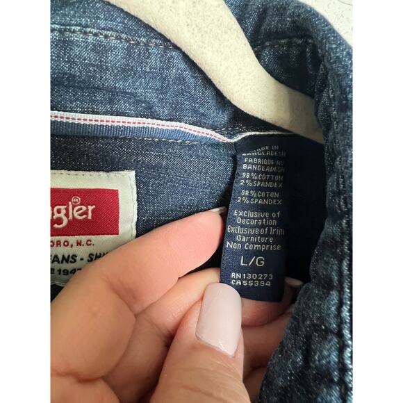 Men's Wrangler Blue Jean Denim Western Style Shirt Size L - Picture 3 of 6